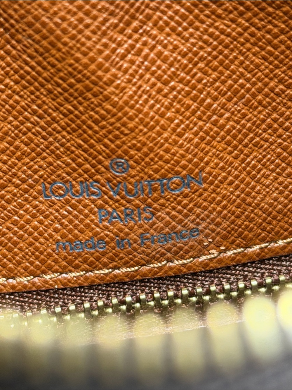 Louis Vuitton Vintage Boulogne Brown Monogram Canvas Shoulder Bag - Classic LV - Picture 3 of 16